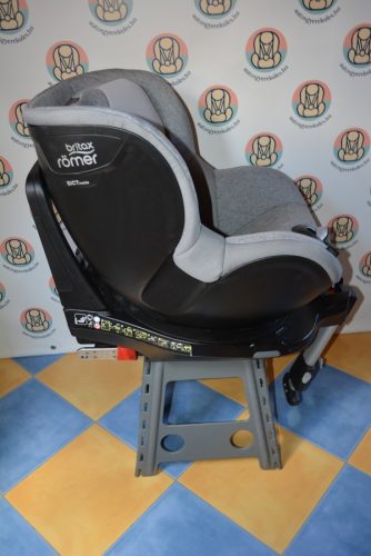 Britax Römer Dualfix M i-Size 61-105cm HIBÁTLAN reboard gyerekülés + ISOFIX adapter