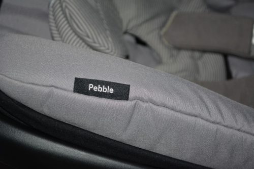 Maxi-Cosi Pebble "Earth Brown" 0-13 kg babahordozó megkímélt állapotban + MC FamilyFix rögzítőtalp