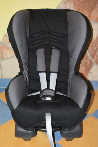 Römer King Quickfix 9-18kg üléshuzat garnitúra  fekete - szürke betét
