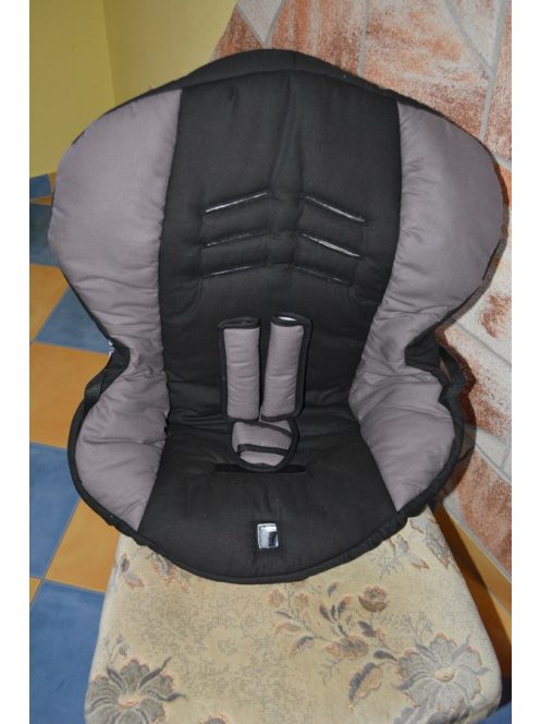 Römer Duo Isofix 9-18kg üléshuzat garnitúra fekete - szürke betét