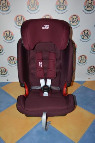 Britax Römer Advansafix IV R "Burgundy Red" 9-36kg HIBÁTLAN gyerekülés