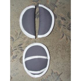   Bébihordozóba vállpárna, csatpárna szett  szürke - fehér szegély