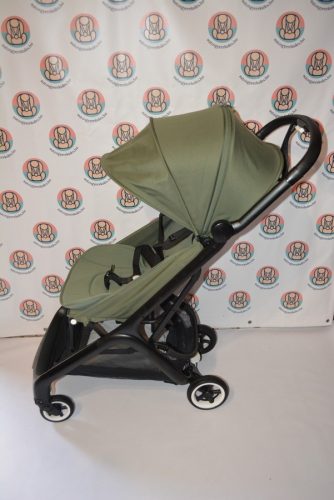 Bugaboo Butterfly GYÖNYÖRŰ babakocsi + esővédő (repülőgépre felvihető)