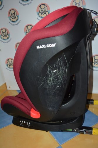 Maxi-Cosi Titan "Basic Red" 9-36kg ÚJSZERŰ gyerekülés 
