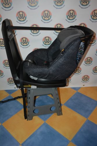 Maxi Cosi AxissFix ISOFIX 61-105cm "Nomad Black" ÚJSZERŰ reboard gyerekülés