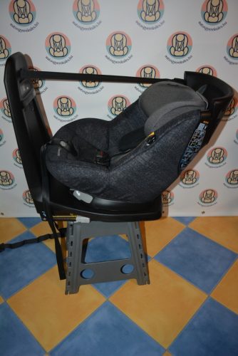 Maxi Cosi AxissFix ISOFIX 61-105cm "Nomad Black" ÚJSZERŰ reboard gyerekülés