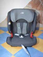 HIBÁTLAN BRITAX RÖMER ADVANSAFIX IV M 9-36kg gyerekülés