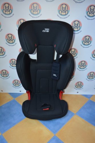 BRITAX RÖMER KIDFIX2 R "Cosmos Black" ISOFIX 15-36kg GYÖNYÖRŰ gyerekülés