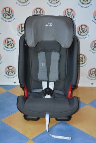 Britax Römer Advansafix IV M "Storm Grey" 9-36kg gyerekülés