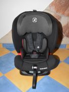 HIBÁTLAN Maxi-Cosi Titan "Nomad Black" 9-36kg gyerekülés
