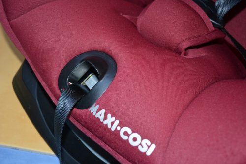 Maxi-Cosi Titan "Basic Red" 9-36kg ÚJSZERŰ gyerekülés