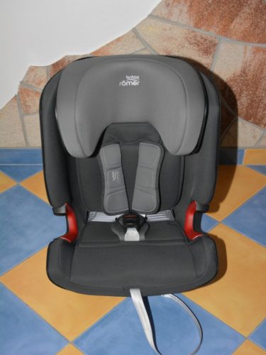 HIBÁTLAN Britax Römer Advansafix IV R "Storm Grey" 9-36kg gyerekülés 