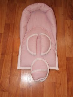   Bébihordozóba újszülött szűkítő + váll-csatpárna rózsaszín