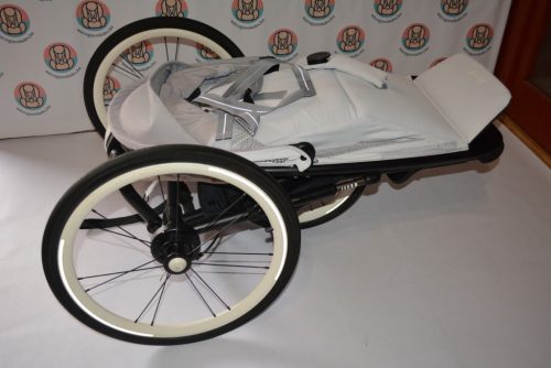 Cybex Avi One Box Gold GYÖNYÖRŰ futóbabakocsi