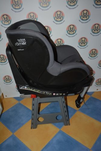 Britax Römer Dualfix M i-Size 61-105cm "Storm Grey" GYÖNYÖRŰ reboard gyerekülés