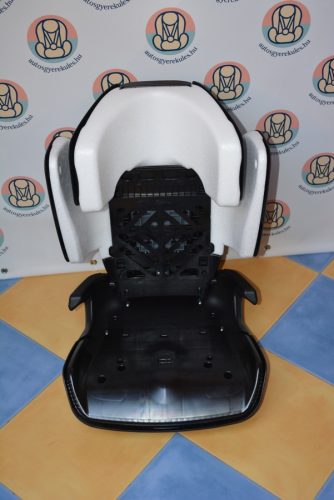 Britax Römer Kidfix M i-Size "Space Black" 100-150 cm HIBÁTLAN 2025-ös gyerekülés 4-12 év