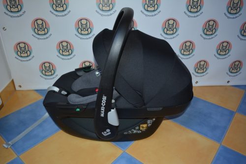 Maxi Cosi Pebble 360 "Essential Black" I-Size GYÖNYÖRŰ babahordozó 40-82 cm (isofix talp nélkül)