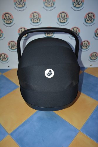 Maxi Cosi Pebble 360 "Essential Black" I-Size GYÖNYÖRŰ babahordozó 40-82 cm (isofix talp nélkül)